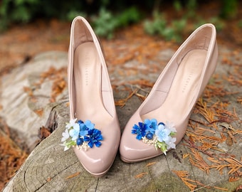 Pinzas para zapatos con flores azules: accesorios de novia bohemios para bodas, un toque azul para la novia, el regalo perfecto para un cumpleaños.