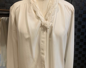 80’s Le Caviar lace collar white blouse