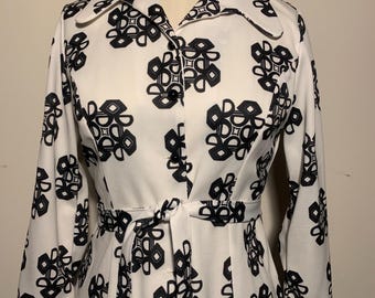 60s-70s Geometric White and Black Long Sleeve Handmade Dress