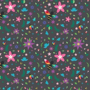 Riley Blake Designs の Quiet Play の Kristy Lea によるチャコールの Bloom Main