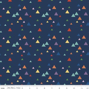 Vamos Brincar com Triângulos em Tecido Azul Marinho - Incrementos de 1/2 Jarda, Corte Contínuo - por Riley Blake Designs