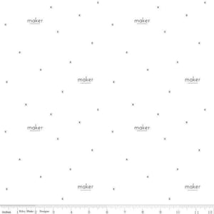 Opruiming - Make Maker in wit - Stukjes van 0,5 meter, aaneengesloten te knippen - door Kristy Lea van Quiet Play voor Riley Blake Designs