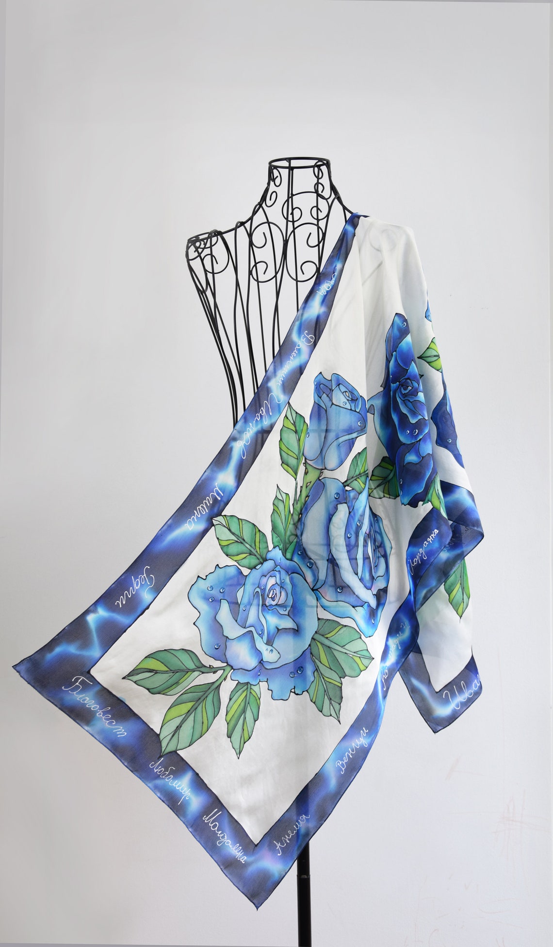 Foulard Carré En Soie Vintage Bleu Peint à La Main - Modèle FO714, Très Bon état, Pour Femme