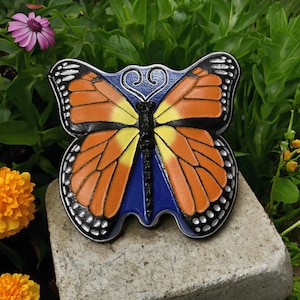 Butterfly Stepping Stone Mold – 15&quot; x 1.75&quot; Thick – Reusable Concrete Mold for DIY Garden Path Stones – Durable ABS Plastic