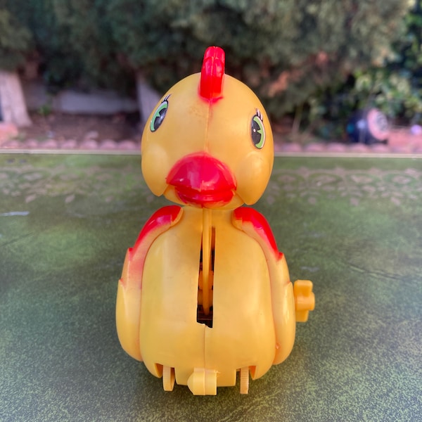 Vintage Plastic Wind Up Toy Chicken