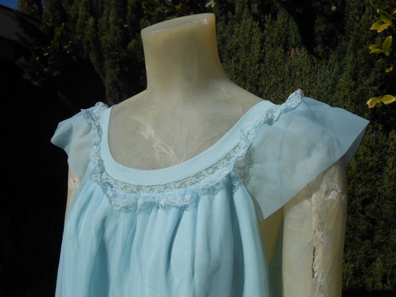 Vintage 1950s Light Blue Ladies Double Chiffon Fl… - image 3