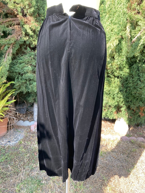 Vintage Black Velvet Skirt with Pockets - image 3