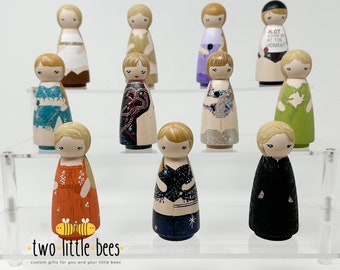 The Eras Swiftie Peg Dolls – Hand-Painted Tribute to Taylor Swift’s Iconic Eras