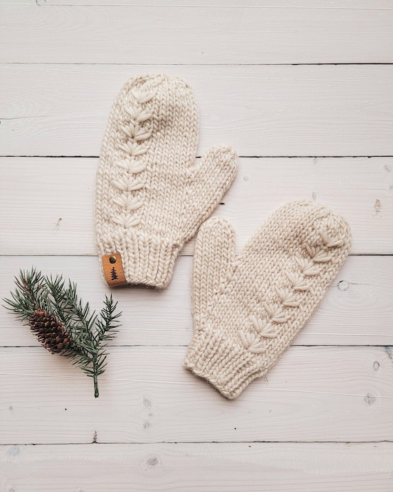 KNITTING PATTERN // Posie Mitts Pattern // Flower Mittens // - Etsy