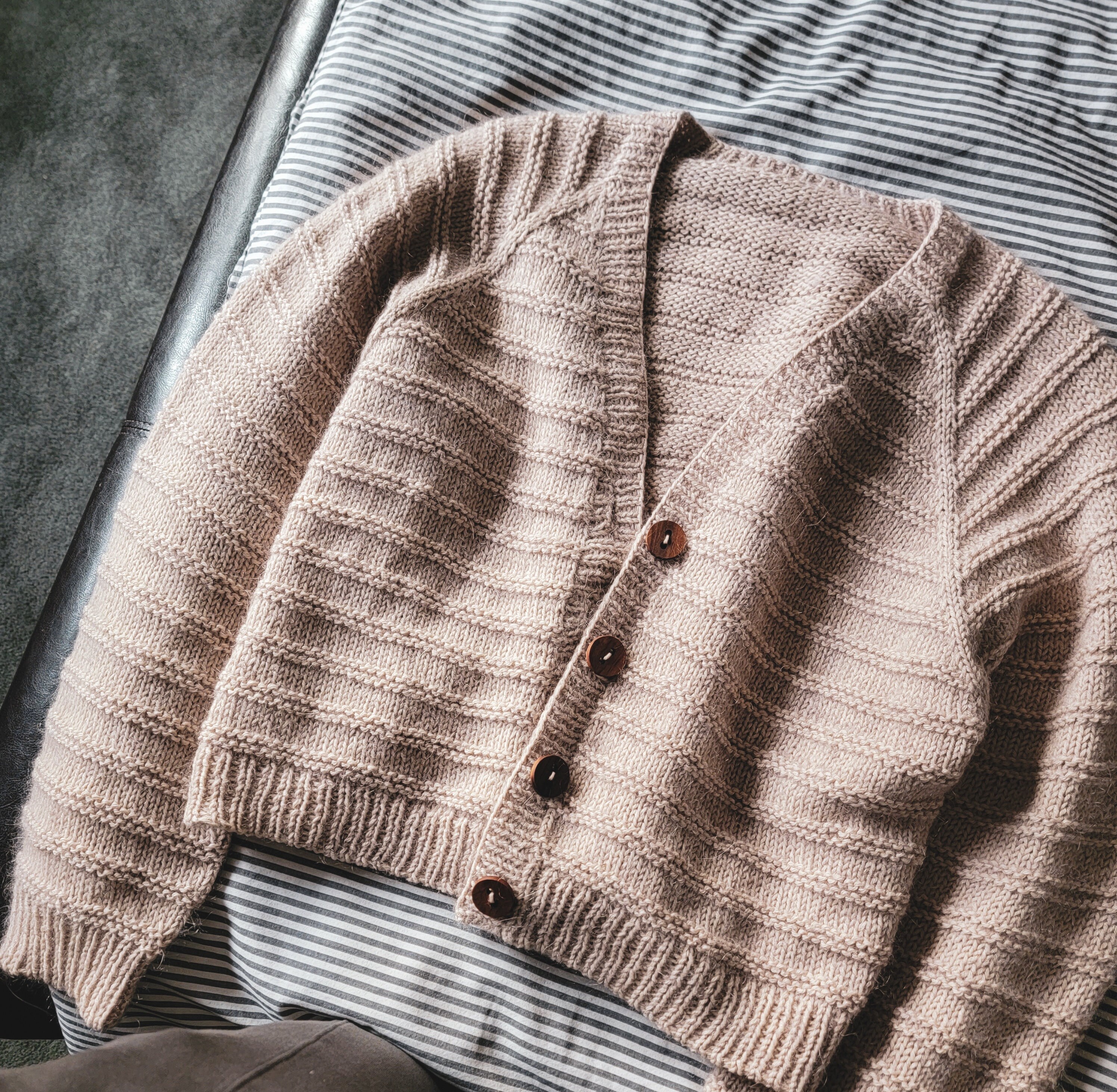 KNITTING PATTERN // the Ridge Cardigan // Knit Cardigan KNITTING PATTERN // the Ridge Cardigan // Knit Cardigan