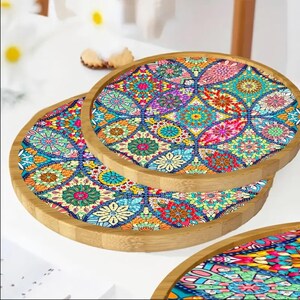 DIY Bambus Serviertablett Kit - Bunte Mandala 5D Diamant Malerei mit Werkzeuge & Strasssteine für Funktionale Wohnkultur