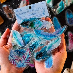 40 pegatinas de plumas de fantasía azules: calcomanías PET transparentes para diarios, álbumes de recortes y manualidades: papelería estética bohemia