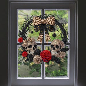 Kit de pintura de diamantes 5D con corona navideña de calavera y rosa, con herramientas y diamantes de imitación.