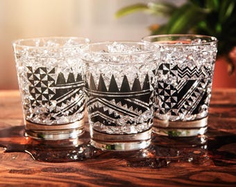 Tapa-Inspired Distressed Black Geometric Mai Tai Glass