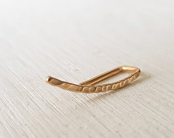 14 K Gold Ohr kletterer, Zierlicher Ohrkrabber, Ear Cuff, Gehämmerte Ohr kletterer, Minimalistische Ohrringe, Ohr kletterer, Echt Gold Ohrringe