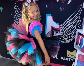 Tutú de bola de pelo de TikTok, tutú de TikTok, fiesta de cumpleaños de TikTok, fiesta de TikTok para niñas, tutú negro, tutú negro, rosa y azul.