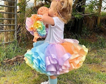 Tutú con borde de cinta arcoíris en tonos pastel, primer cumpleaños, bebé arcoíris, tutú para bebé niña, tutú de Pascua, tonos pastel