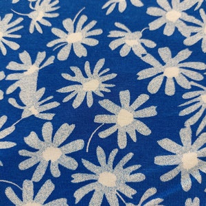 Viscose jersey patterned flowers blue white elastic organic