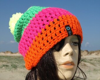 Gorro de ganchillo neón con pompón