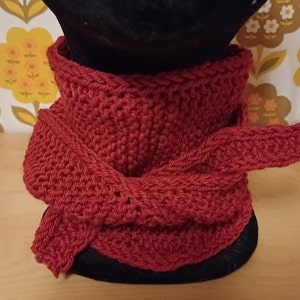 Gestrickter kleiner Schal aus Wolle mit Alpaka Rot