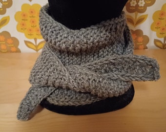 Bufanda pequeña de punto de lana con alpaca.