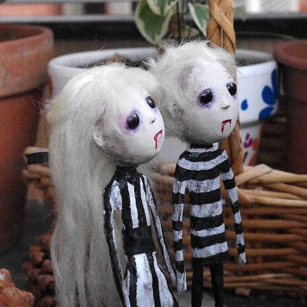 OOAK gothic dolls "Le Fanu twins". Paper mache and paper clay art dolls. Gothic vampire dolls decoration