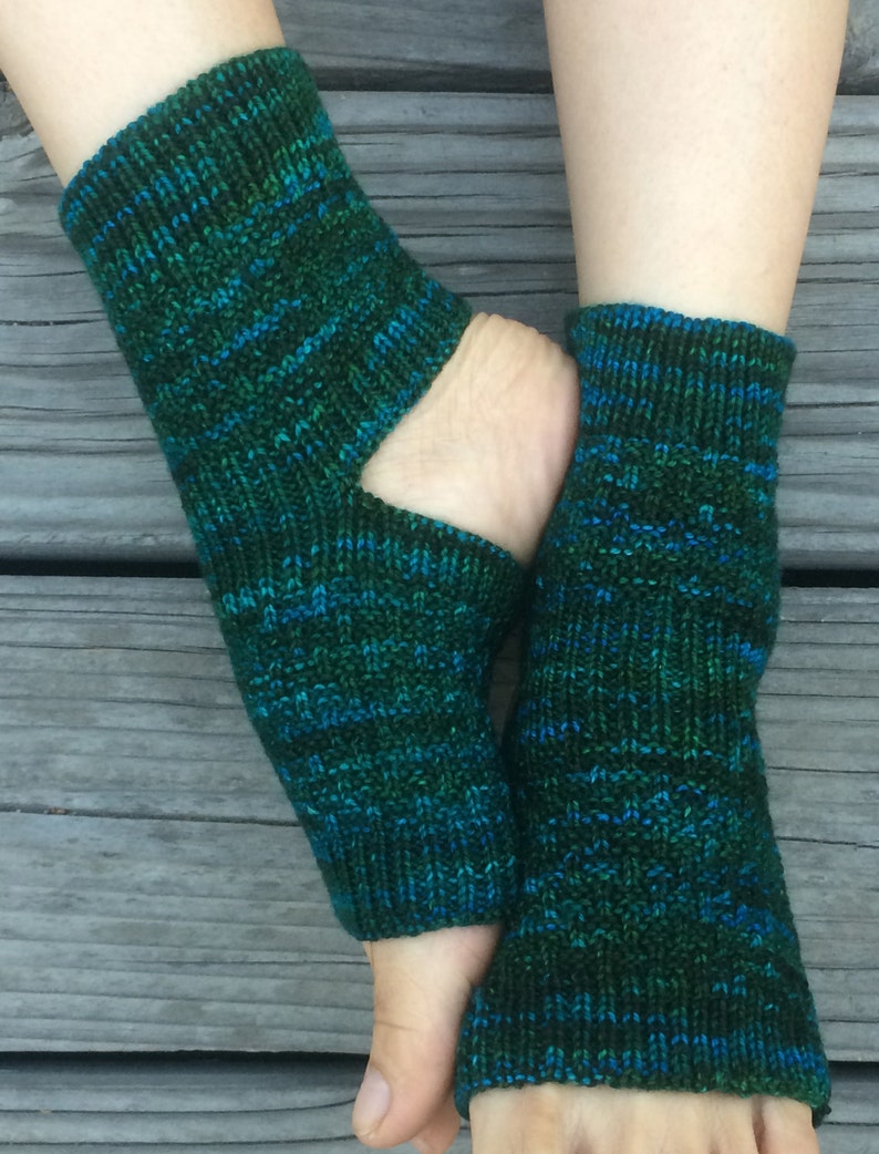 Toeless Socks Pedicure Sandals Yoga Hand Knit Leg warmers Fashion Spa Bed Flip Flop House Envy