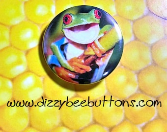 Smiling Happy Frog Button - Frog Magnet - Frog Keychain - Tree Frog - Rainforest Frog - Froggie button - Froggy pin - Kermit - Frog Pin