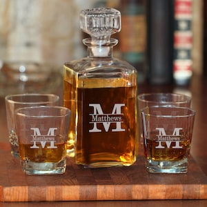 Engraved Whiskey Decanter with glasses, Personalized Decanter Set with with Rock Glasses, Groomsmen Decanter Set, Father's Day Decanter Set