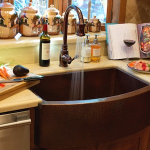 Kitchen Copper Sink - FARMHOUSE with Curved Apron - Single Basin - 33 x 22 x 10.5&quot; - (KS008CV)
