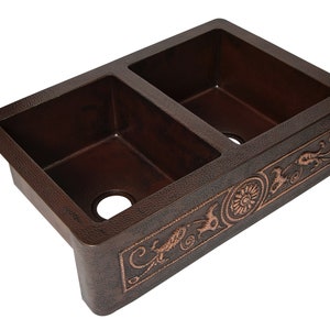 Farmhouse 50/50 Kitchen Copper Sink with Straight Apron and floral design in Cafe Viejo - 33 x 22 x 9&quot; - KS067CV