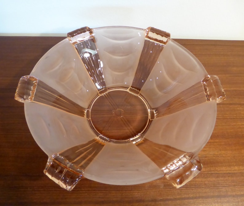 Set of pink depression glass bowls \u2013 one large /& six small \u2013 original from the 1930s40s
