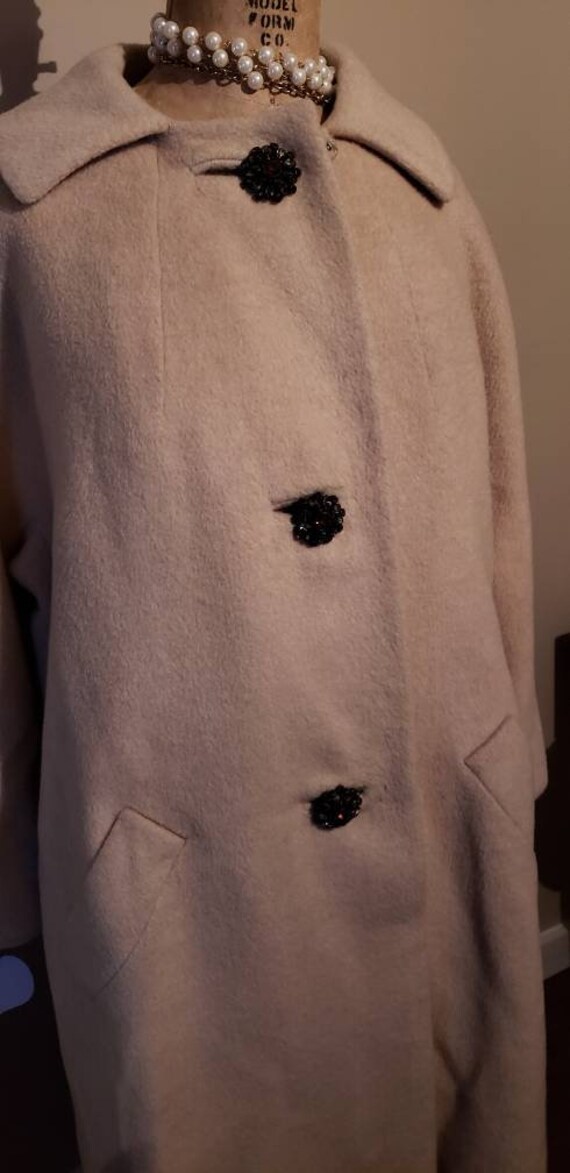 60s Beautiful Ivory coat