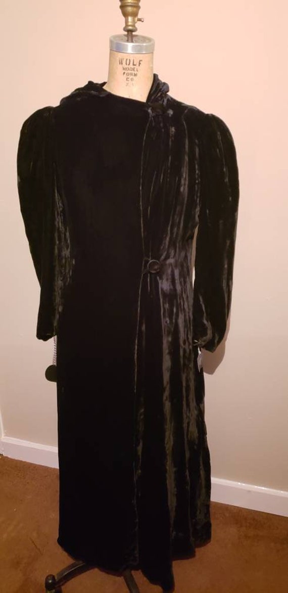 Elegant 1940s Opera Coat