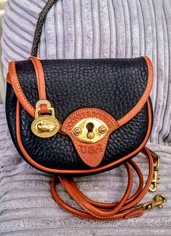 Dooney \u0026 Bourke AWL R74 Cavalry body bag vintage Dooney Bourke belt purse crossbody very dark Navy and tan small excellent condition