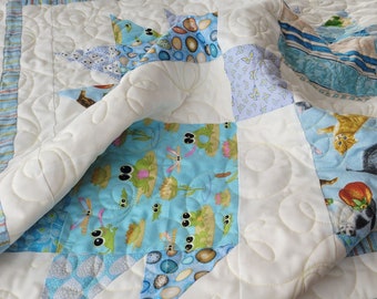 Soft Baby Quilt with Animal Theme Fabrics, Cuddle Back Bear Paw Quilt