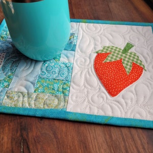 Erdbeeren Untersetzer | Gesteppter Becher Teppich | Schreibtisch Untersetzer | Mini Quilt Maus Pad