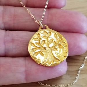 18K Gold Vermeil rustikaler Baum des Lebens Anhänger Charm oder Halskette - Kette optional - von Designer Mary B Hetz, Made in den USA
