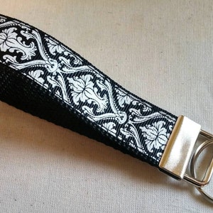 Key Fob Black and White Victorian Print Key Fob, Swanky Fob, keychain, Key Fobs, Keychains, Keys, Wristlet, black and white, Swanky Bands