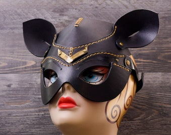 Black Cat Leather Mask with Metal-Leafed V Emblem Halloween Costume, Cat Eye Mask, Feline Animal Mask LARP Cosplay, Masquerade Mardi Gras