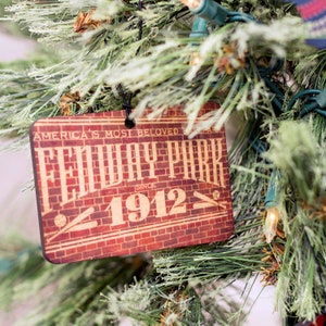 Enfeite de natal em madeira do Fenway Park