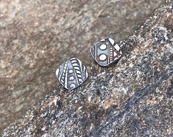 Sterling silver stud earrings-21-0008