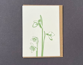 Kartka z nadrukiem w kształcie przebiśniegu - kwiaty wiosenne - etykieta na prezent