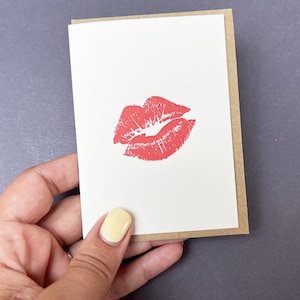 Bacio - Biglietto d'amore - Biglietti d'amore con stampa tipografica - Bacio con rossetto - Biglietto di San Valentino con labbra - Biglietto per lei - Biglietto per lui - Biglietto di San Valentino