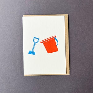 Bucket and Spade (Eimer und Spaten) Grußkarte - Dankeschön am Meer - Letterpress - Kleine Nachricht - Notizkarten Set - Strand - Geschenkanhänger - Geburtstag