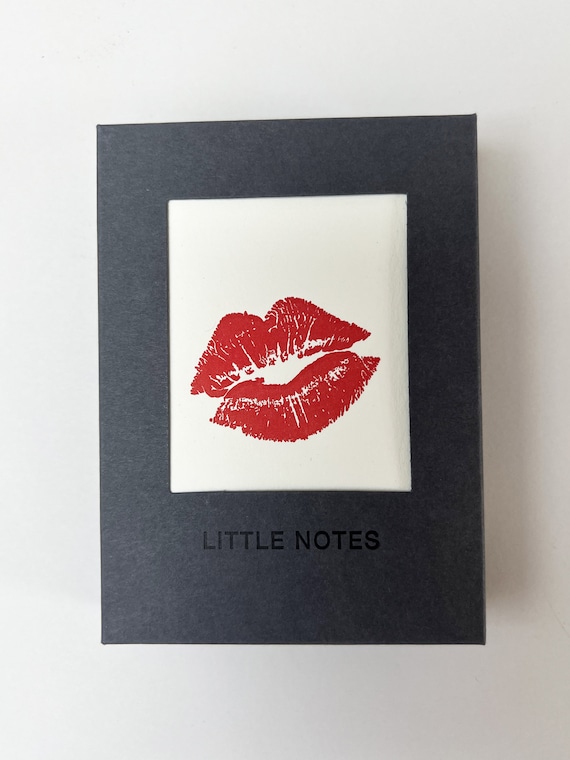 Kiss Small Note Cards