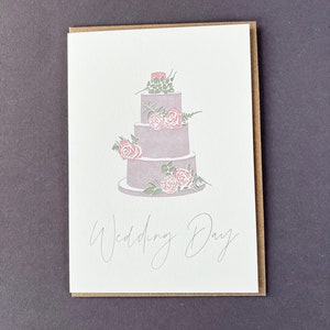 Luxus-Hochzeitstagskarte - Mr und Mrs - Mrs und Mrs - Mr und Mr - Letterpress - Hochzeitstorte - Ehemann - Ehefrau - Dreistöckige Torte - Gerade verheiratet