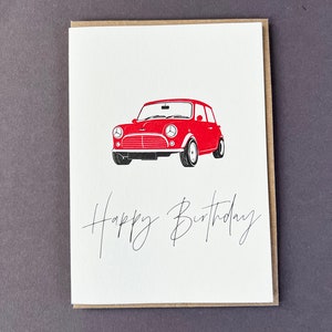 Carte de joyeux anniversaire - Mini rouge - Calligraphie - Typographie - Pour enfants - Pour adultes - Carte vintage - Mini carte old school - Voiture classique