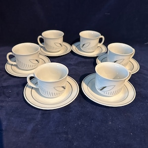Vintage 12 piece JLMENAU Graf Von Henneberg porcelain tea/demitasse set 1777