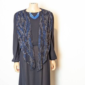 Accesorios plateados para vestido negro top